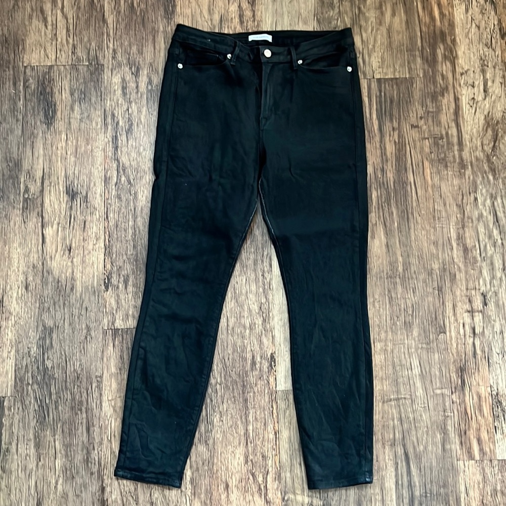 Good American size 14/32, skinny w a sheen. Too small for me